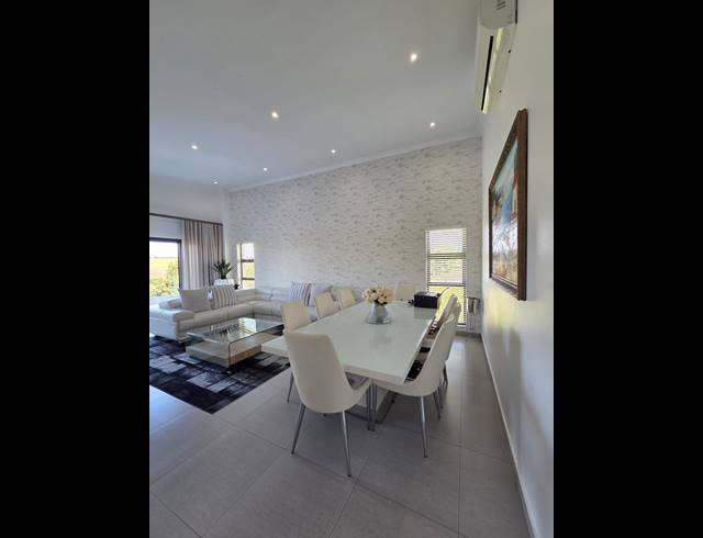 4 BEDROOM HOUSE FOR SALE IN PALM LAKES ESTATE